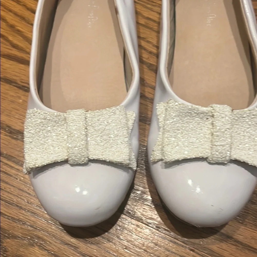 Chasing fireflies white glitter bow flats size 2 EUC